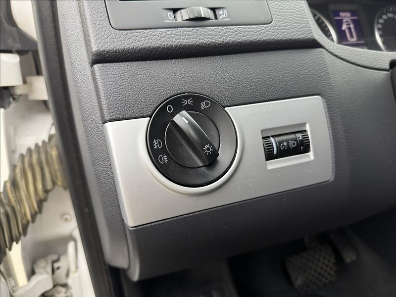 Volkswagen Multivan 2,0 TDi 132kW DSG 4X4 AC TAŽNÉ - fotka 8 z 33