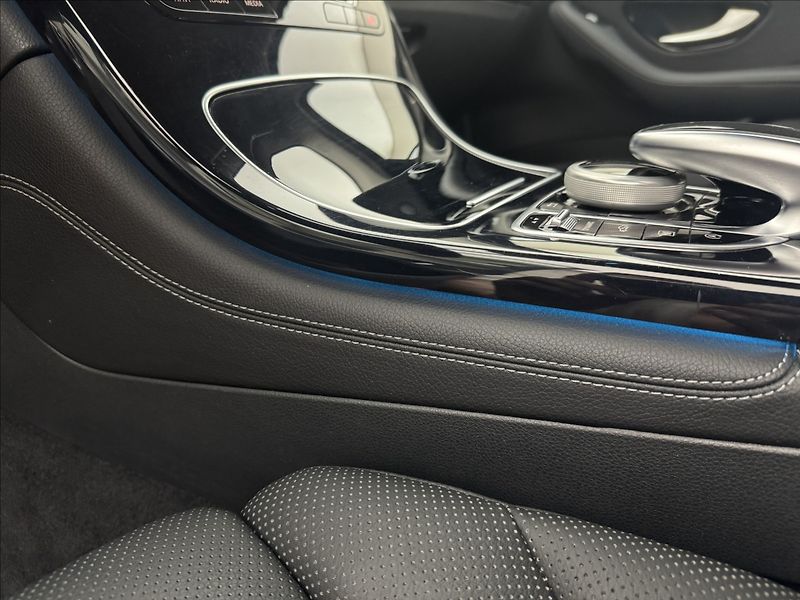 Mercedes-Benz GLC 2,1 4X4 VZDUCH 360° TAŽNÉ ČR - fotka 34 z 45