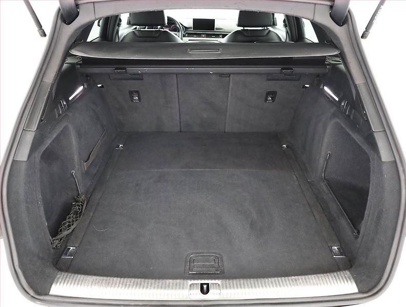 Audi A4 (2016) S-Line 3.0 TDI, 4X4, Automat - fotka 20 z 21