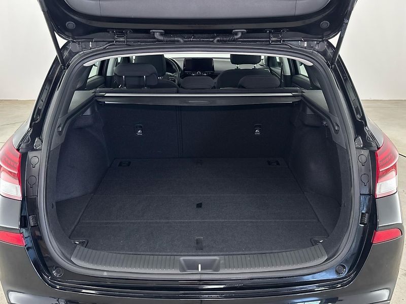 Hyundai i30 Smart DCT - fotka 10 z 26