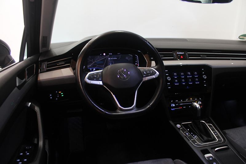 Volkswagen Passat (2023) 2.0TDI DSG Display LED Tažné - fotka 32 z 35
