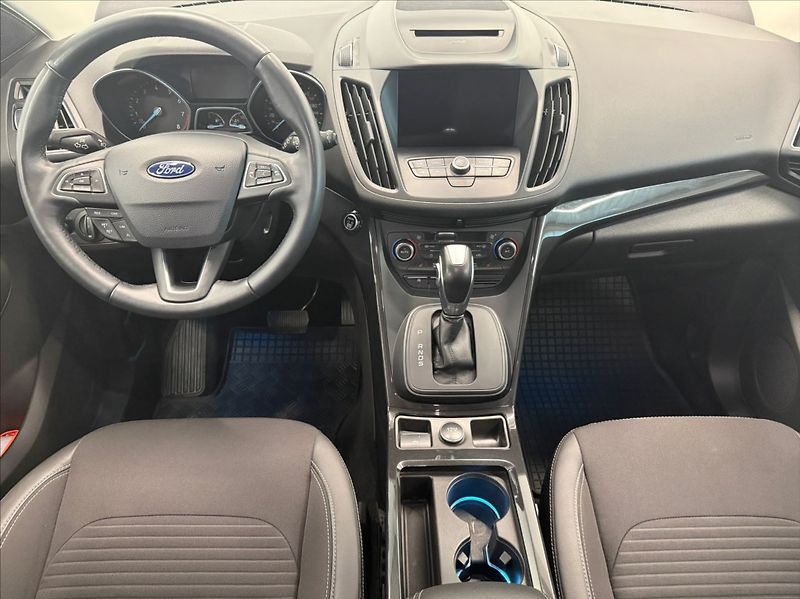 Ford Kuga 1,5 EcoBoost TITANIUM CZ - fotka 10 z 19