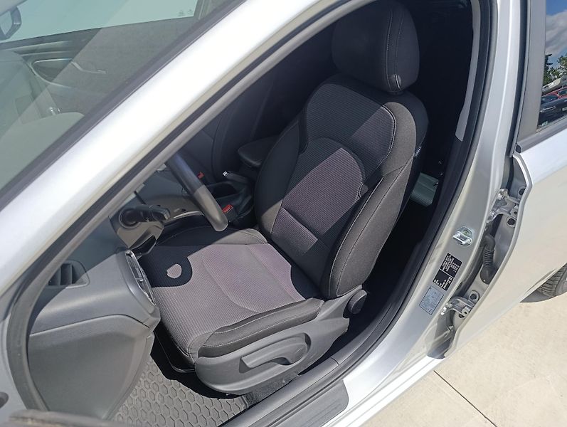 Hyundai i30 1.6CRDI 81kW ČR 1.MAJ DPH - fotka 12 z 32