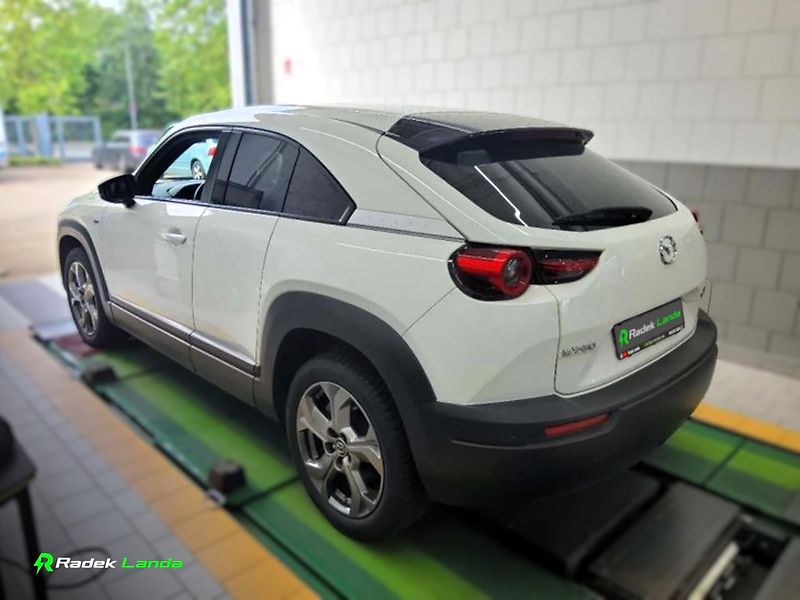Mazda MX-30 (2023) e-Skyactiv - fotka 4 z 9