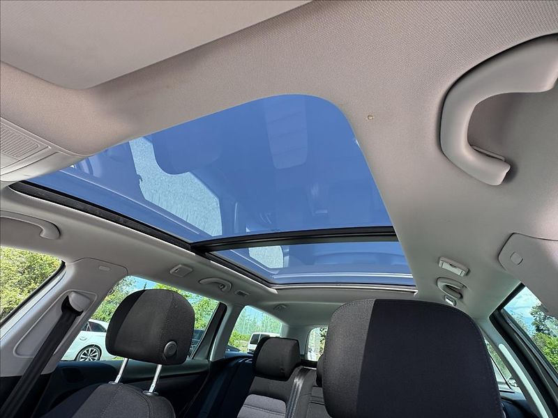 Volkswagen Passat 2,0 TDi130kW Xen,ACC,Pano,NezT - fotka 27 z 41