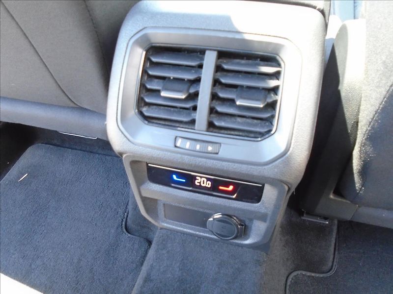 Volkswagen Tiguan 2,0   2.0.TDI-110KW - fotka 17 z 29