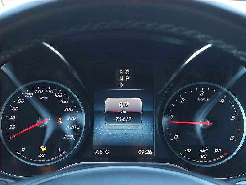 Mercedes-Benz Třídy V (2021) 300 d 4MATIC, SR - fotka 11 z 21