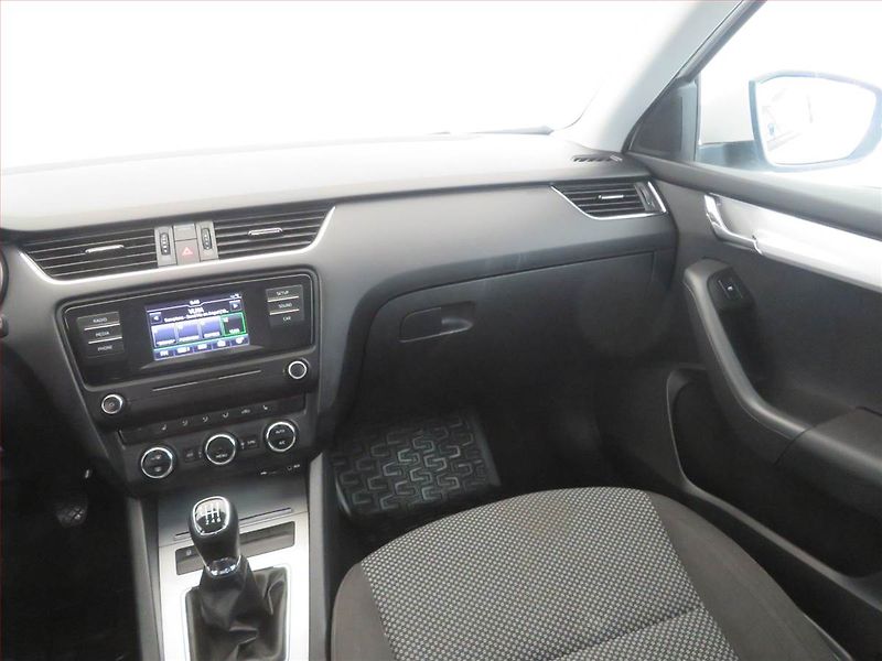 Škoda Octavia (2016) Ambition 1.6 TDI, Tempomat - fotka 8 z 15
