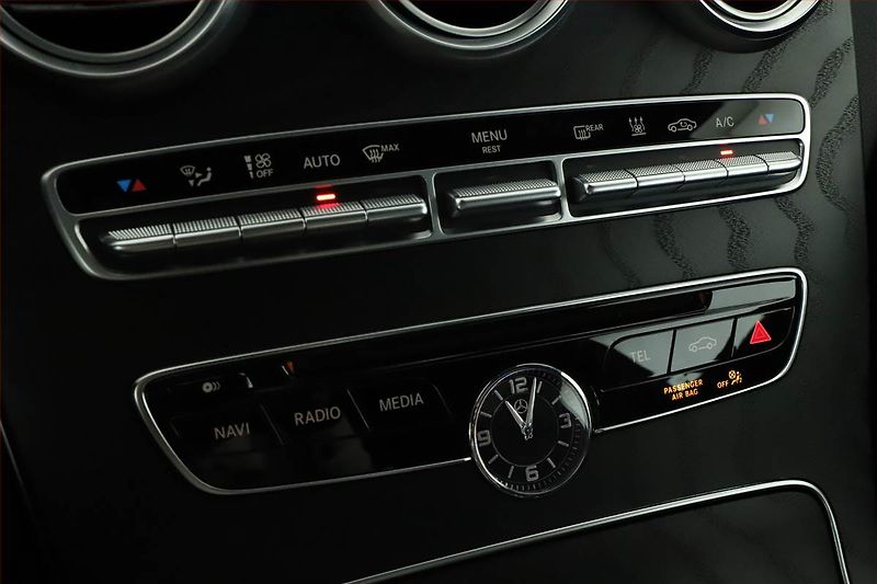 Mercedes-Benz Třídy C (2016) C 400 4MATIC - fotka 16 z 21