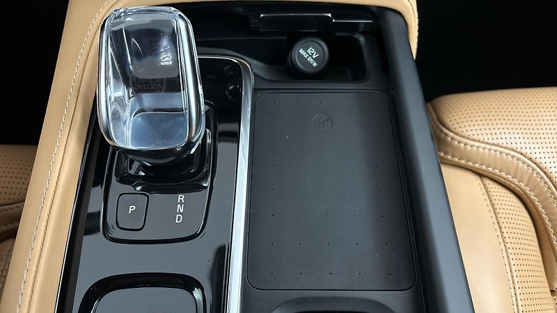 Volvo XC90 2.0 B5 AUT AWD Inscription - fotka 26 z 32