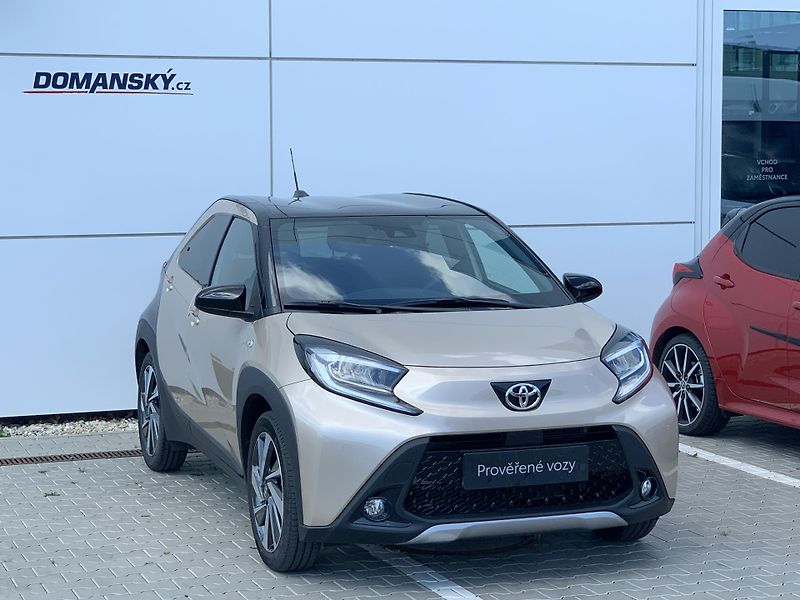 Toyota Aygo X EXECUTIVE SMART 1.0 VVT-i AT - fotka 9 z 28