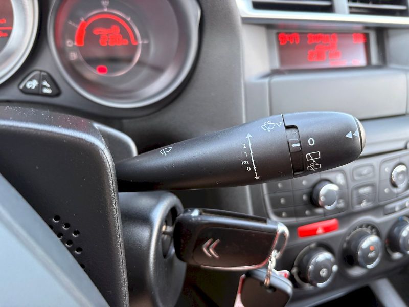Citroën C4 (2016) BlueHDi 100 Feel Edition - fotka 18 z 22