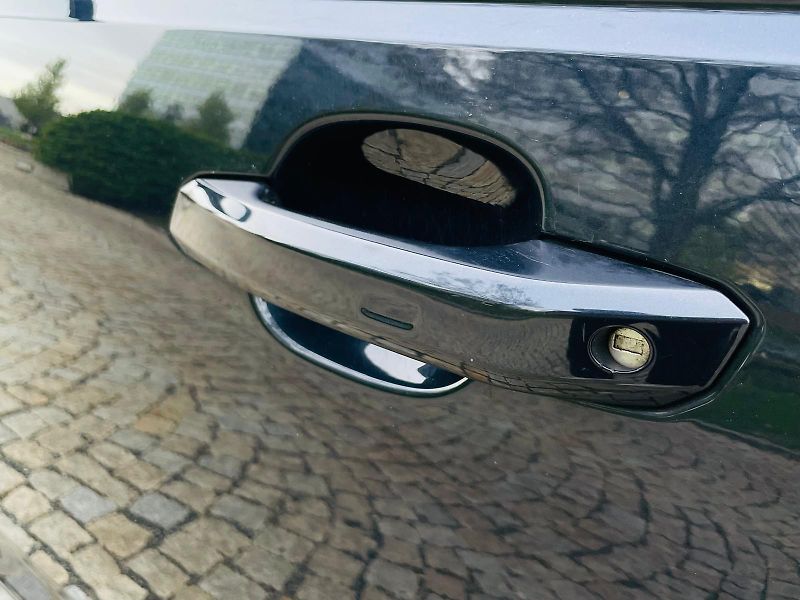 Audi A4 Avant 2.0TD AUT VÝHŘEV SENZORY - fotka 48 z 48