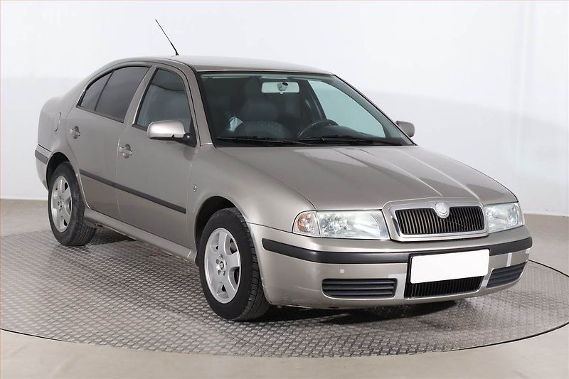 Škoda Octavia (2009) 1.6, po STK, levný provoz - fotografie inzerátu
