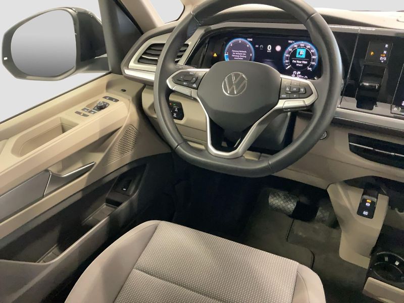 Volkswagen Multivan TDI Life Pano IQ NezTo 360 DCC - fotka 10 z 19