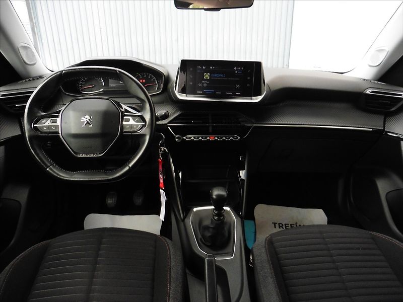 Peugeot 2008 1,2 Allure Navi 1.maj. - fotka 11 z 15