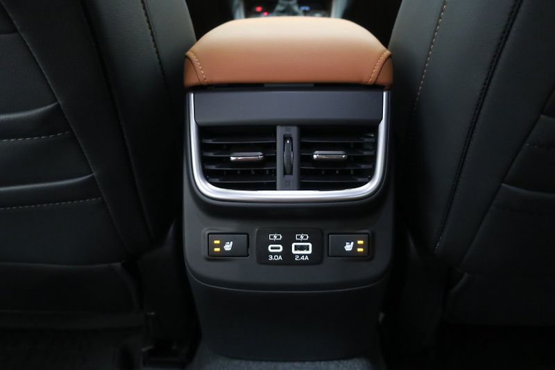 Subaru Outback (2025) 2.5i AWD TOURING - fotka 37 z 41