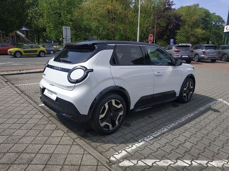 Nissan Micra EVOLVE 52kWh - fotka 5 z 26