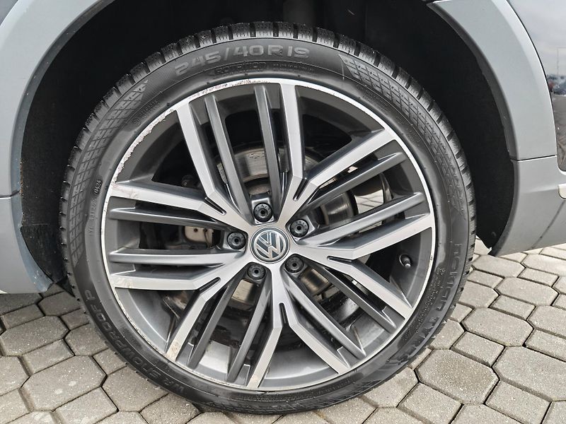 Volkswagen Passat Alltrack 7DSG 4Motion 2,0TSi - fotka 23 z 26