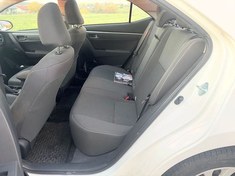 Toyota Corolla 1,6 97 kW-BENZIN  24 050 KM , - fotka 11 z 12
