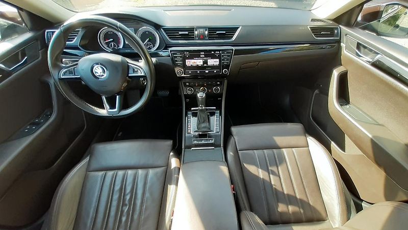 Škoda Superb 2.0 TSI Laurin&Klement DSG 4x4 - fotka 18 z 34