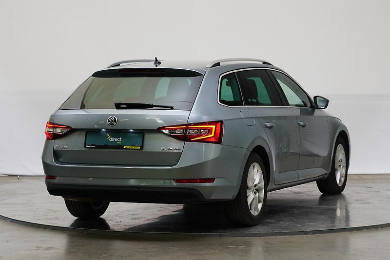 Škoda Superb - fotka 2 z 27