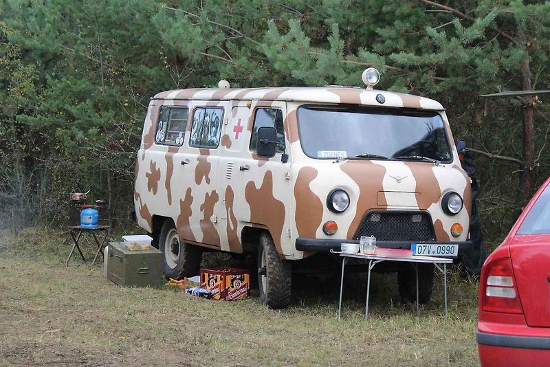 Setkání s názvem Kozinec, které se uskutečňuje dvakrát do roka, vždy na jaře a na podzim, je pro vyznavače vojenské historické techniky plné zážitků.