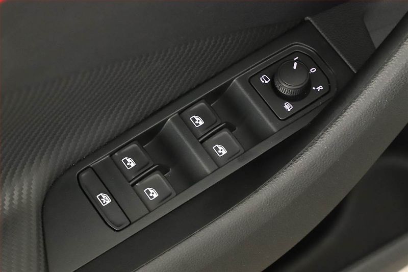 Škoda Scala (2025) 1.0 TSI, MONTE CARLO, KAMERA - fotka 14 z 14