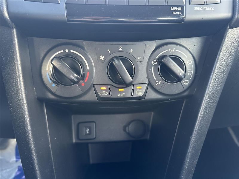 Suzuki Swift 1,2 4x4 - fotka 16 z 19