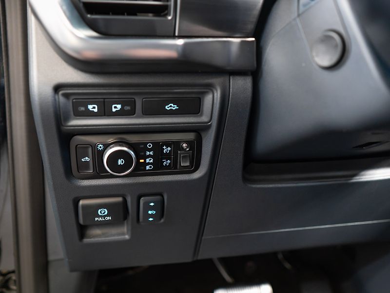 Ford F-150 (2024) 5.0 V8 Lariat, Lowered Edition - fotka 21 z 39