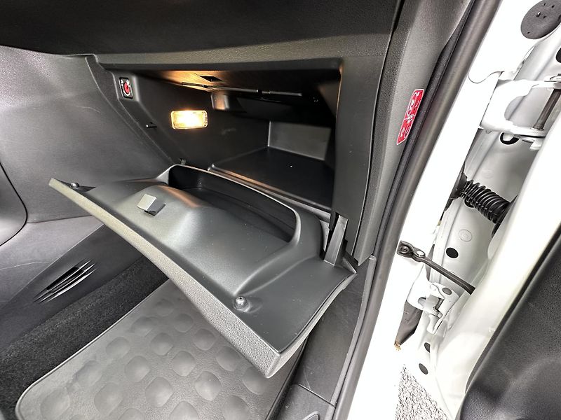 Citroën C3 (2014) 1.0 / 50kW *KLIMA* 1.Maj.  - fotka 17 z 31