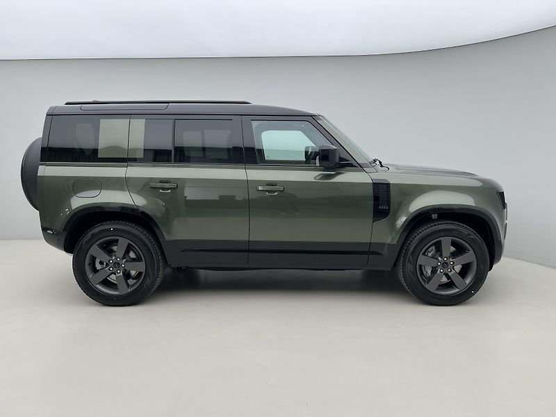 Land Rover Defender 110 D350 X-DYNAMIC HSE Aut.  - fotka 7 z 51