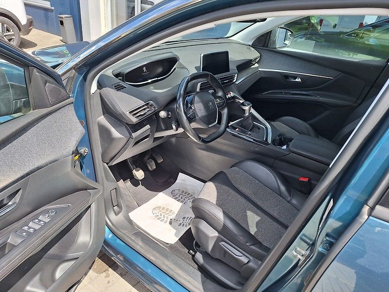 Peugeot 5008 (2018) ALLURE 1.5 BHDi 130 M6 - fotka 15 z 21