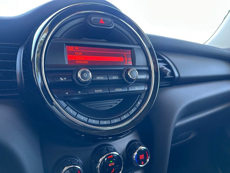 Mini Cooper 1.2i AUTOMAT, 100%KM - fotka 10 z 13