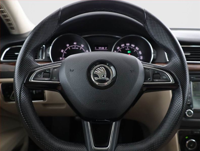Škoda Superb (2014) Ambition Plus 3.6 FSI V6, 4X4 - fotka 8 z 18