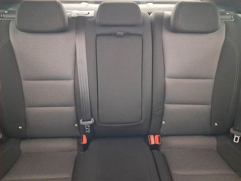 Hyundai i30 (2015) 1.6 MPI, Tempomat - fotka 10 z 20
