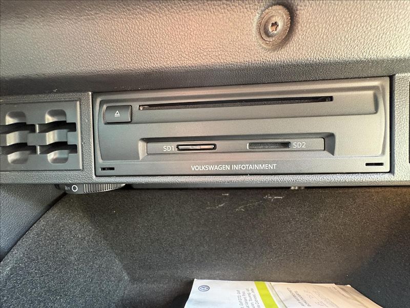 Volkswagen Golf 2,0 TDi 110kW Cup,Navi,Kamera - fotka 23 z 38