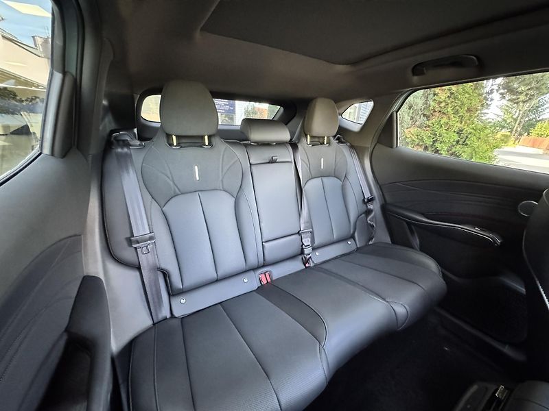 Omoda 7 (2026) SHS Luxury 1.5 TGDi - fotka 5 z 6