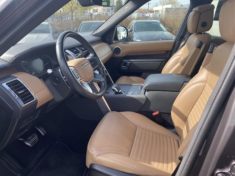 Land Rover Discovery D 300 AWD Dynamic - fotka 14 z 28