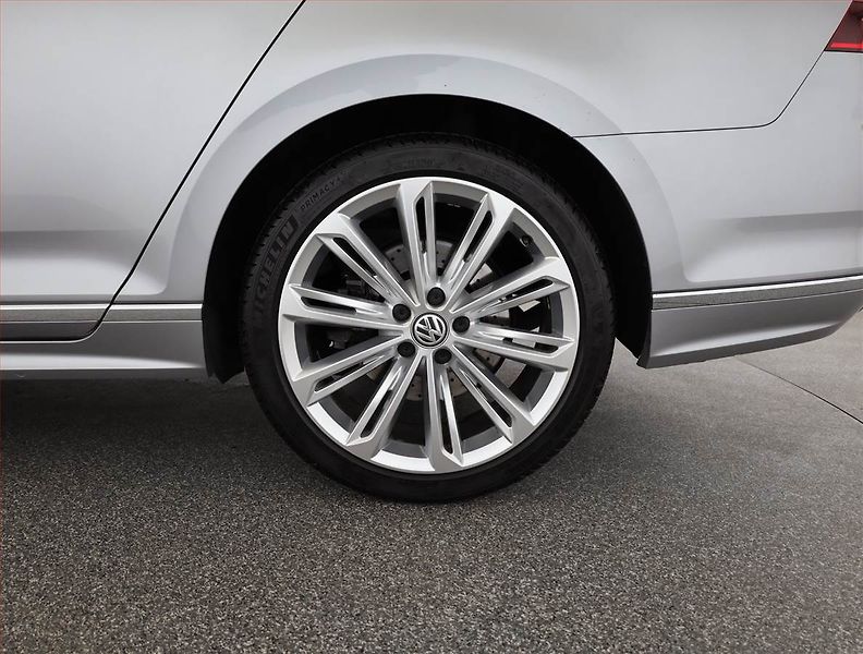 Volkswagen Passat (2020) R-Line 2.0 TSI - fotka 21 z 21