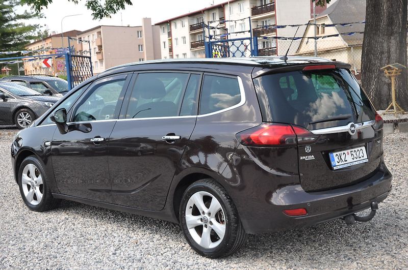 Opel Zafira TOURER 2.0CDTi 96kW 7.míst - fotka 4 z 19