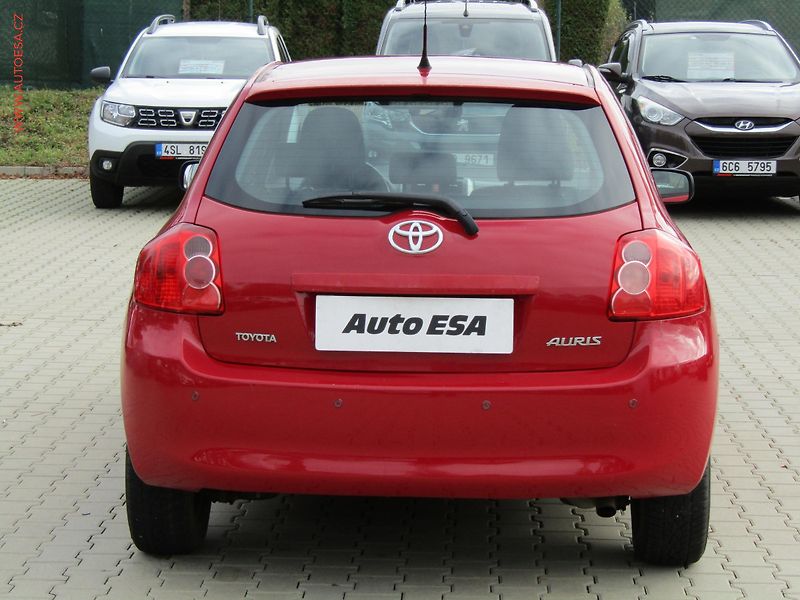 Toyota Auris (2009) 1.3 VVT-i, ČR, AC, STK8/27 - fotka 5 z 14