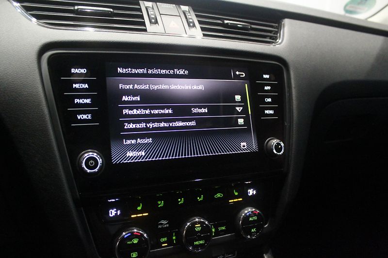 Škoda Octavia (2019) 1.5 TSI 110kW Style LED 2019 - fotka 17 z 19