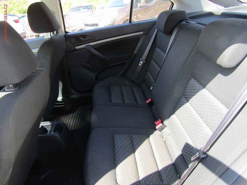 Škoda Octavia (2011) 1.4 16V, ČR, AC - fotka 10 z 12