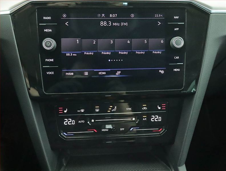 Volkswagen Passat (2021) Elegance 2.0 TDI - fotka 12 z 22