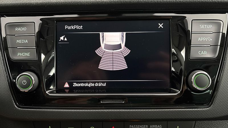 Škoda Fabia 1.0 TSI Black Combi - fotka 12 z 24