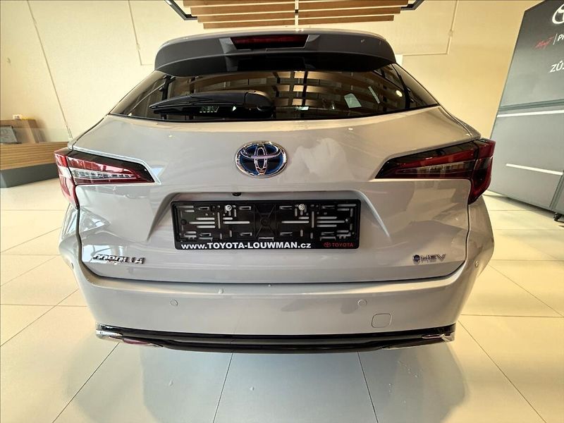 Toyota Corolla 1,8   TS Style HEV - fotka 6 z 8