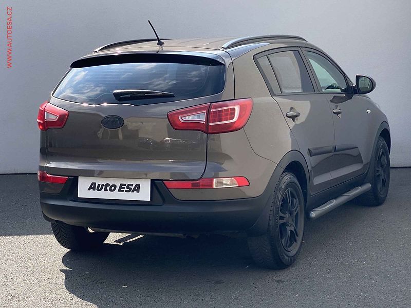 Kia Sportage (2011) 1.6GDI, 1.maj,ČR, Klima - fotka 4 z 15