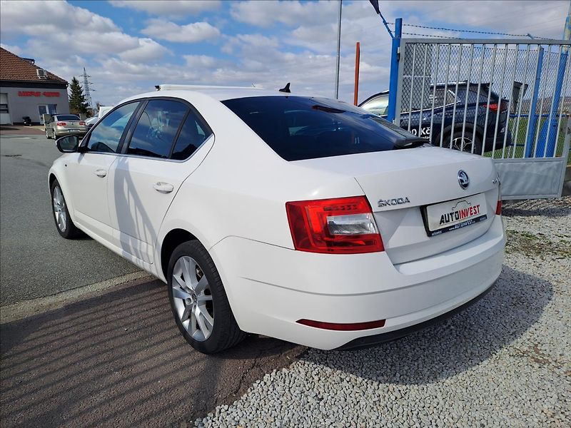 Škoda Octavia 1,6 TDI 85kW DSG Style - fotka 4 z 16