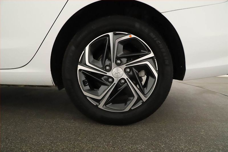 Hyundai i30 (2023) Smart 1.5 T-GDI, ČR,1.maj - fotka 20 z 20